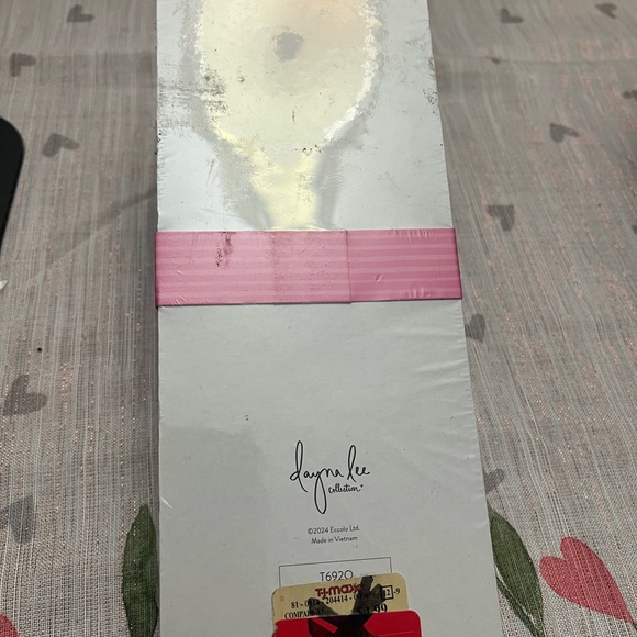 Heart Patterned Notepad - 200 Sheets - Picture 2 of 2